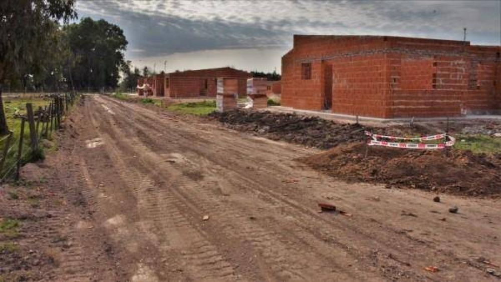 Avanzan obras de viviendas sociales en Olivera