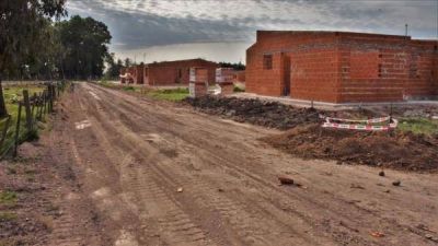 Avanzan obras de viviendas sociales en Olivera