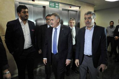Cano le pide a Jaldo que tambi�n renuncie