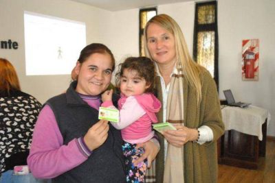 La intendente entreg� m�s de 200 pases libres multimodales