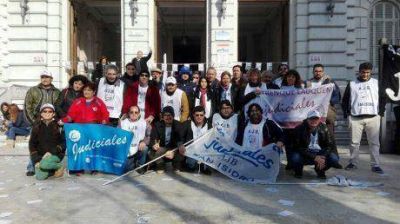 Los judiciales de la provincia de Buenos Aires concretaron su segundo d�a de paro, este jueves: exigen paritaria urgente