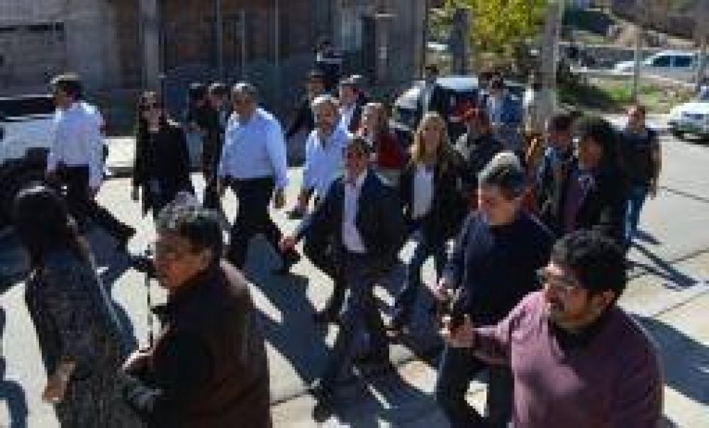 Paredes elogi� a Macri y pidi� a la provincia �trabajo en conjunto�