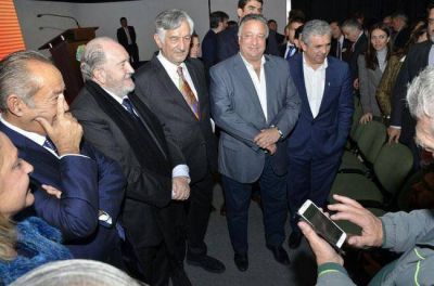 Lovera: �Dos gobernadores que se animan a ser desobedientes�