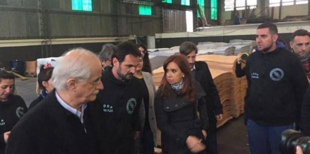 CFK de campa�a visit� territorio del randazzista Katopodis