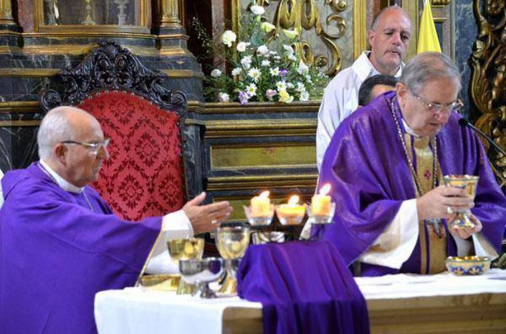 El papa Francisco acept la renuncia de monseor Eichhorn