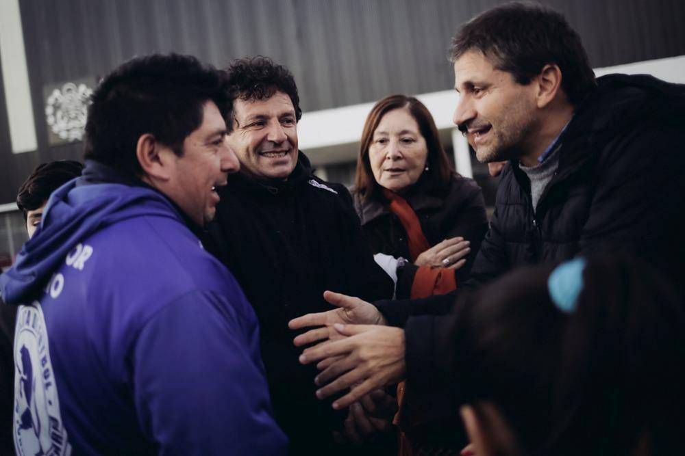 �Mientras Baragiola y Arroyo pelean, el Polideportivo del Barrio Centenario sigue cerrado�