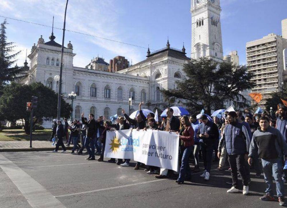 La Plata: el PJ march por Pern junto a la CGT Regional
