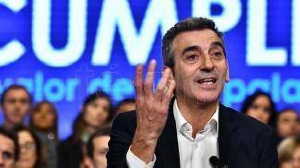 Randazzo se re�ne con sus candidatos y acus� a a Pe�a de repetir la 