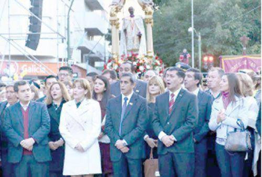 Casas breg� para que el pueblo riojano sea escuchado por el Gobierno Nacional