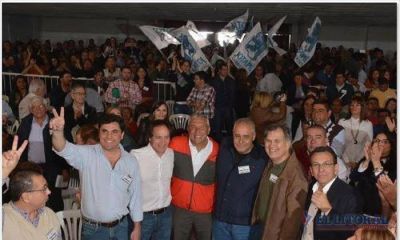A rega�adientes, el PJ define su estrategia: colectoras, vice y tracci�n de intendentes