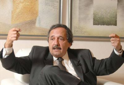 Ricardo Alfons�n advirti� que puede renunciar a la UCR si el comit� impide internas