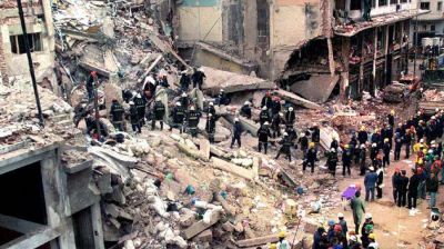 Atentado a la AMIA: buscan determinar si restos no identificados pueden ser de un presunto terrorista suicida