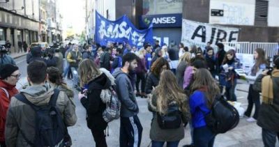 Docentes y estudiantes santafecinos reclamaron la restituci�n del Plan Progresar