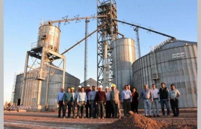 Peppo visit� la nueva planta de acopio de granos en Pampa del Infierno
