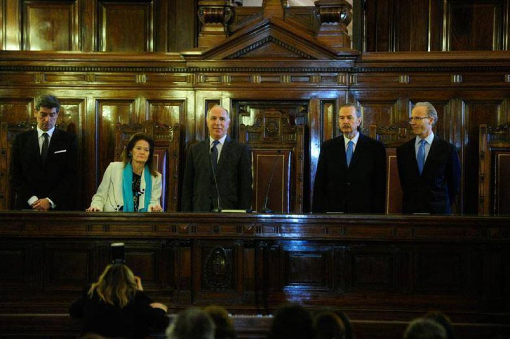 La Corte resolvi� que el trabajador pague los costos del juicio laboral cuando pierda