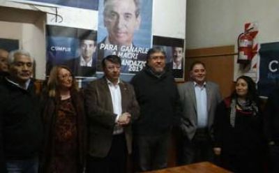 Con �Chino� Navarro y Doval, lanzaron la lista del randazzismo de Echeverr�a