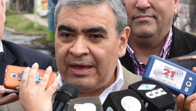 Alfaro apareci� en Casa de Gobierno de manera sorpresiva y reclam� $ 5 millones