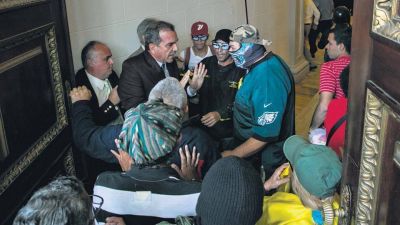 A las pi�as en la Asamblea