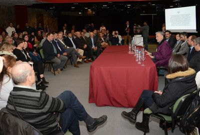Alberto: �En 100 d�as debemos vender la leche 35 por ciento m�s barata�