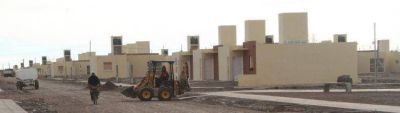 Antes de fin de a�o quieren entregar 800 casas del Barrio Valle Grande