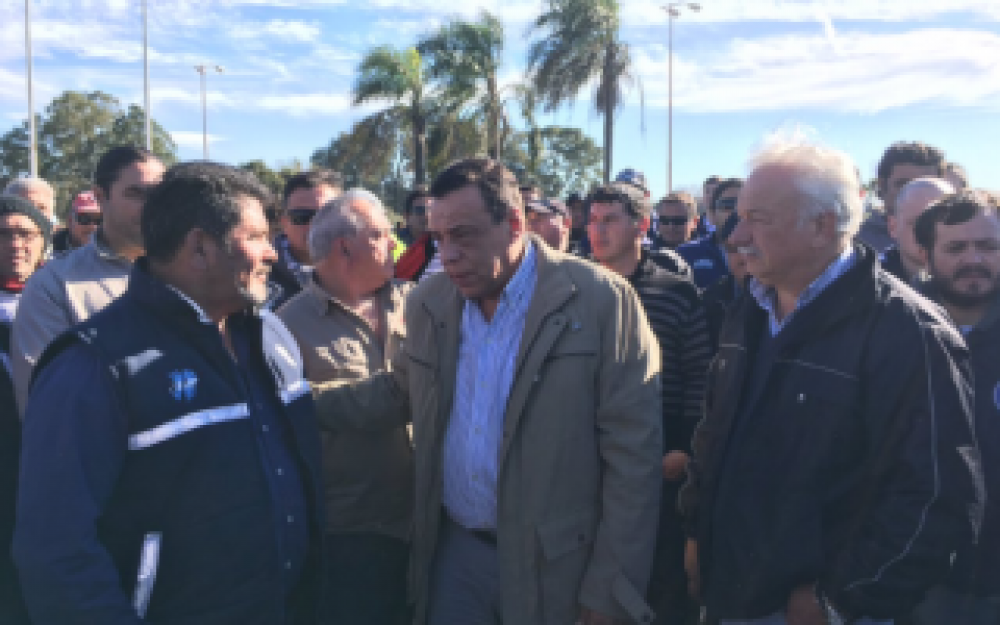 El Intendente de Zrate acompa a trabajadores despedidos de Atucha, Lanxess y Carboclor