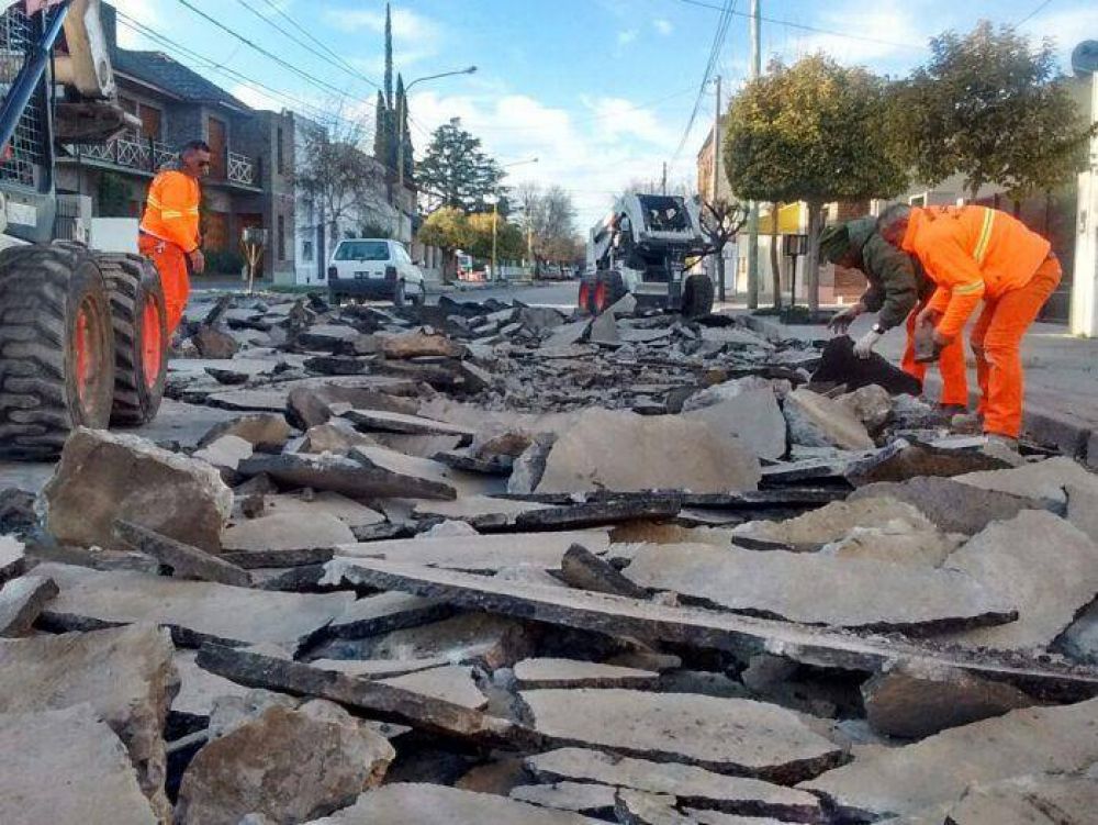 Prosiguen obras y cortes de calle en el centro y los barrios