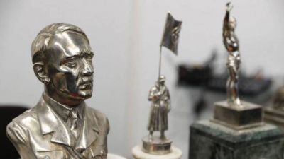 Objetos nazis. Califican de �falso� al tesoro hallado en Argentina