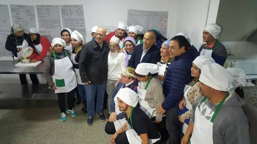 Adolfo Rodrguez Sa visit la Escuela Municipal de Oficios de Juana Koslay
