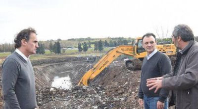 Katopodis supervis� la obra hidr�ulica de la cuenca Eva Per�n, en Libertador
