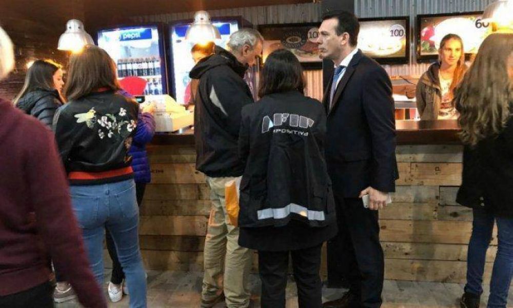 La AFIP mult� a locales gastron�micos en la previa del show de Ariana Grande