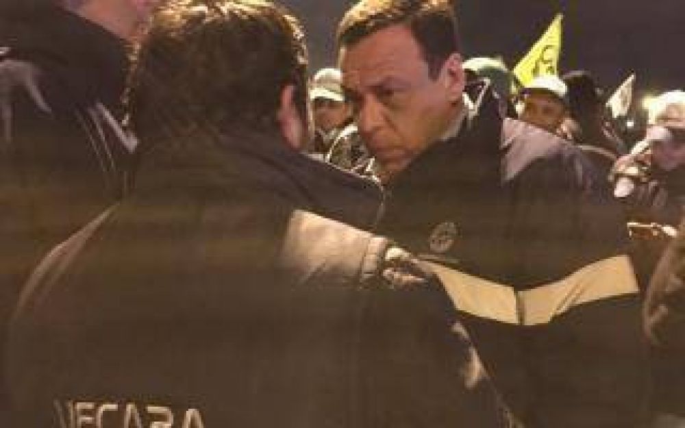 Zrate: Fuerte presencia de Gendarmera en el acampe de Atucha