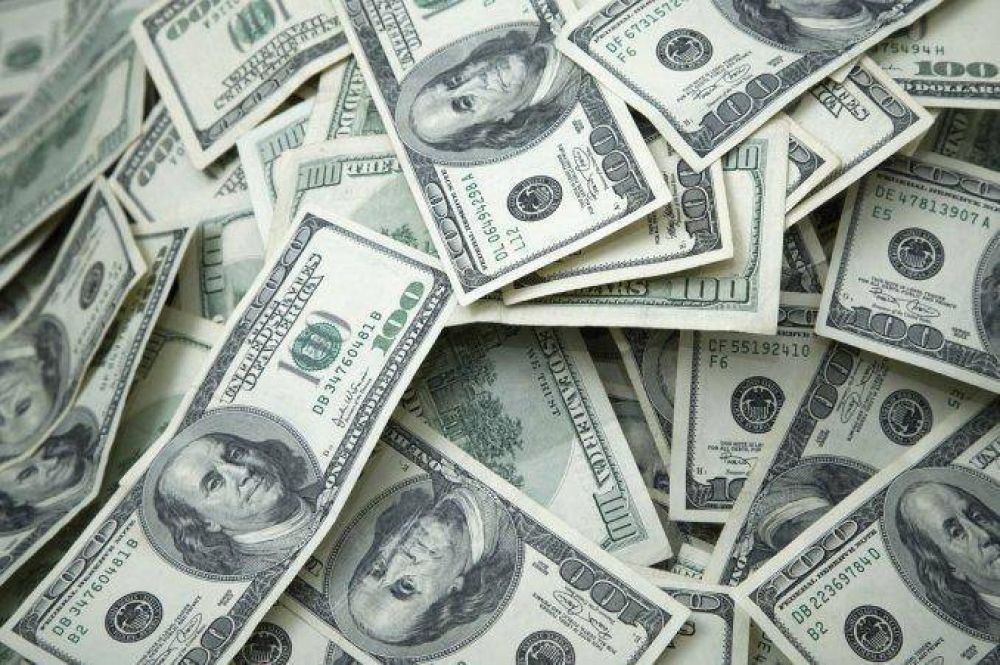 Sin freno: el d�lar se dispar� 22 centavos y trep� a $17,40 