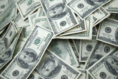 Sin freno: el d�lar se dispar� 22 centavos y trep� a $17,40 