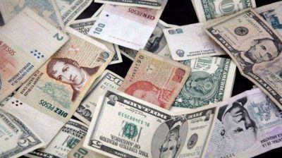 Desde la llegada de Macri a la Casa Rosada el peso ya se devalu� un 78,07% 