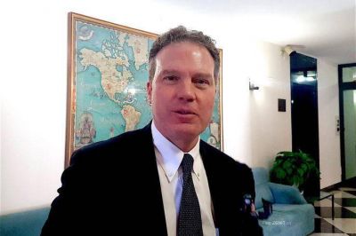 Greg Burke: �Navarro Valls supo c�mo gestionar en el Vaticano, la revoluci�n de internet�