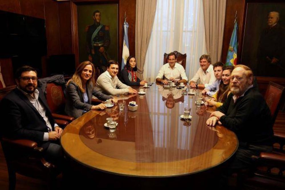 En La Plata, los precandidatos se reúnen para acordar una campaña de “tolerancia y cuidado del espacio público