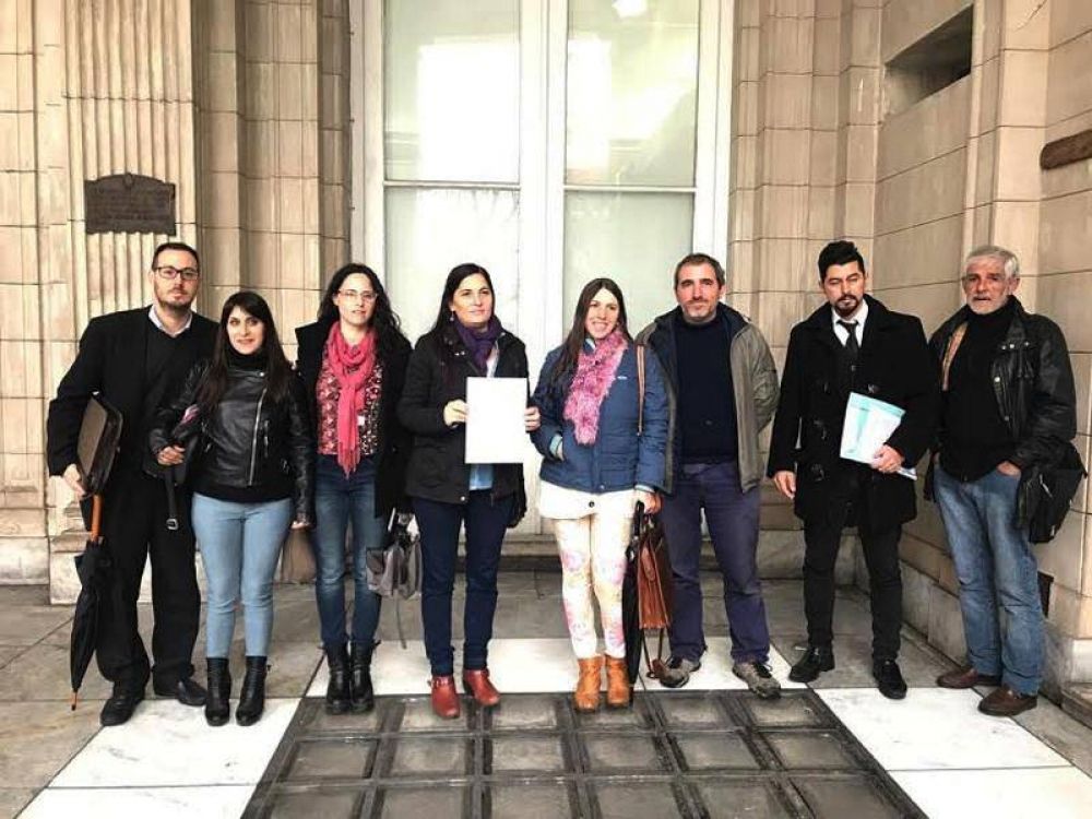 Vidal y Garro criminalizan a la juventud y trabajadores, denunci Luana Simioni, candidata del FIT La Plata
