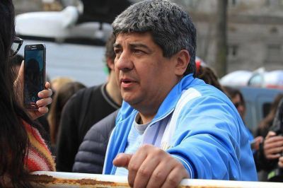 Moyano festej� la paritaria de Camioneros: ��Triaca, la ten�s adentro!�