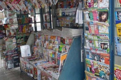 Los canillitas afirman que en La Plata la �estrepitosa� ca�da en las ventas del diario Clar�n �parece no tener piso�