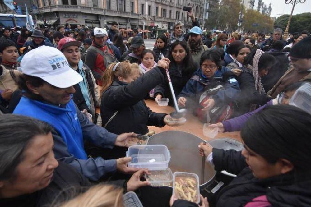 Barrios de Pie anunci� cortes para reclamar por la emergencia alimentaria