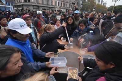 Barrios de Pie anunci� cortes para reclamar por la emergencia alimentaria