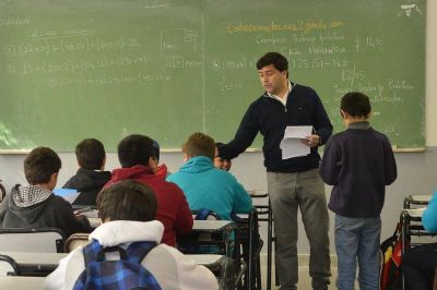 Gremios docentes rechazan el plan de Macri para renovar la educaci�n