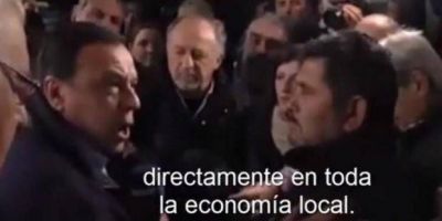 El fuerte apoyo del intendente de Z�rate a los trabajadores que protestan contra los despidos