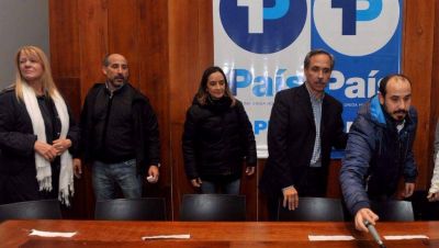 Junto a Margarita Stolbizer, se presentaron los candidatos de 1Pa�s de La Plata