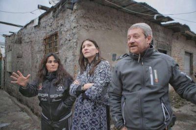 M�nica Macha recorri� Vicente L�pez con Julio Ceresa