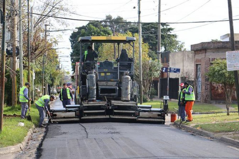 Mejoras asf�lticas en varias calles de San Isidro