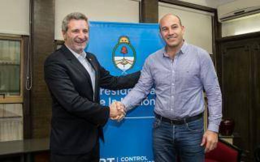 Quilmes: El Intendente Molina firm� convenio con la Comisi�n de Regulaci�n de Transporte