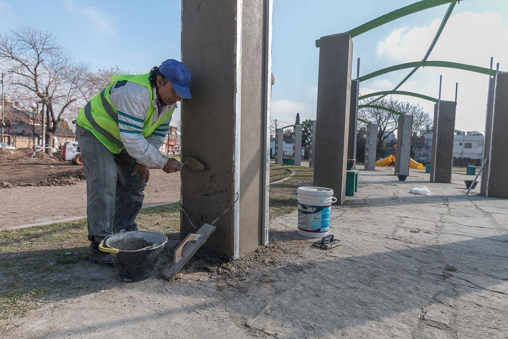 Inició la renovación de la Plaza Alem