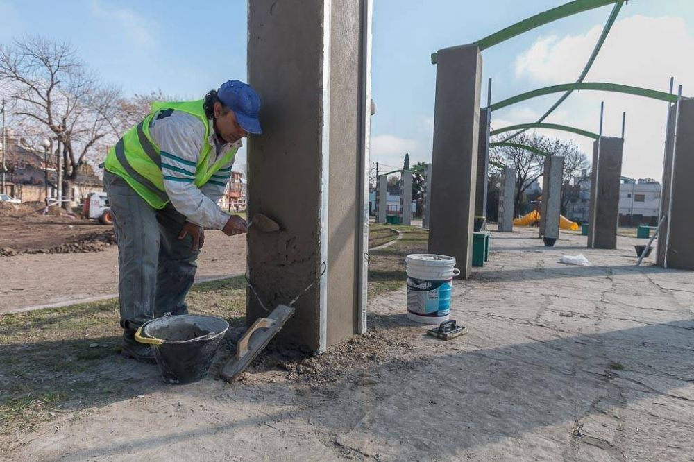 Inici� la renovaci�n de la Plaza Alem