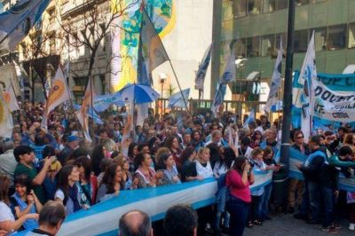 Sigue el conflicto: se le descontar� el d�a a los maestros que hagan paro el martes